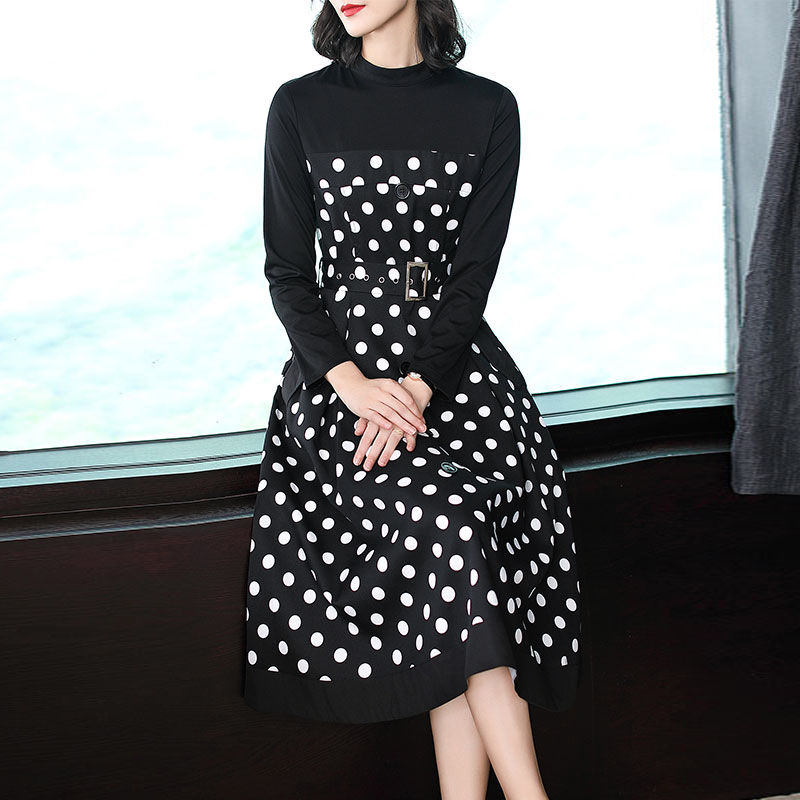 刚开卖一种高级印花秋裙,忒时髦显嫩,若六零后穿,一定美愈天人