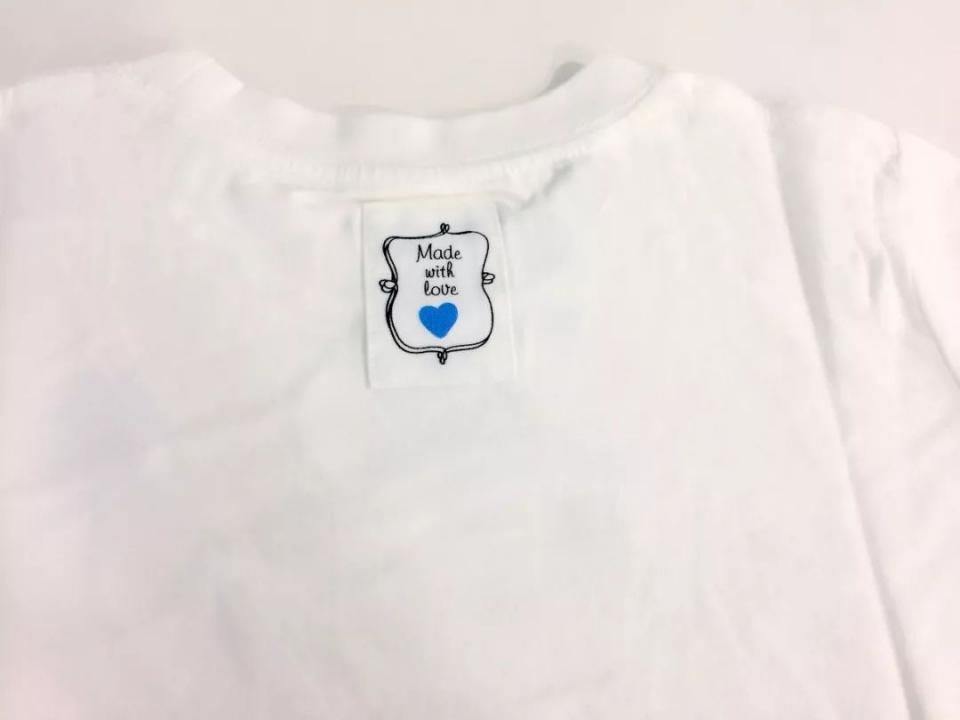 人手一件的小白T 怎样选才能不出错而且赢很大?