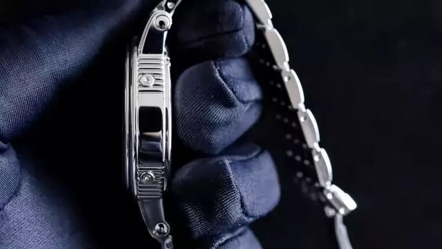 谁说蓝色没激情？这款表戴着就热血沸腾！