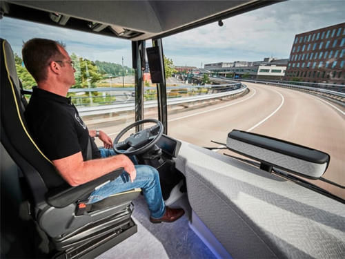  「技巧」新手司机实习期还想跑高速？老教练：先练好这4个技巧再