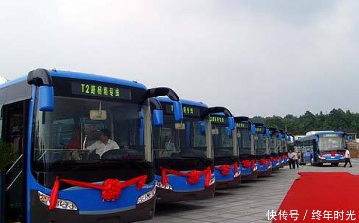 为啥公交车可以“明目张胆”超载，客车却不可以？交警说出了实情
