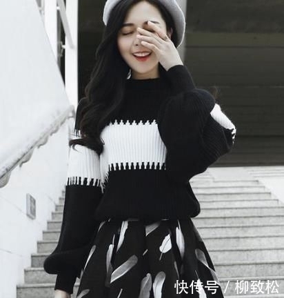  「半身裙」今年新春比较火的一种穿法：毛衣+半身裙，显气质又显个子，完美