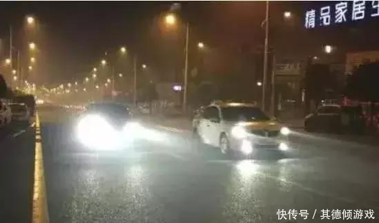  「关掉」高速路上，如何让后面的车关掉远光灯，看老司机怎么做