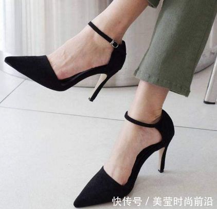 高跟鞋这样穿，女人性感姿势火起来