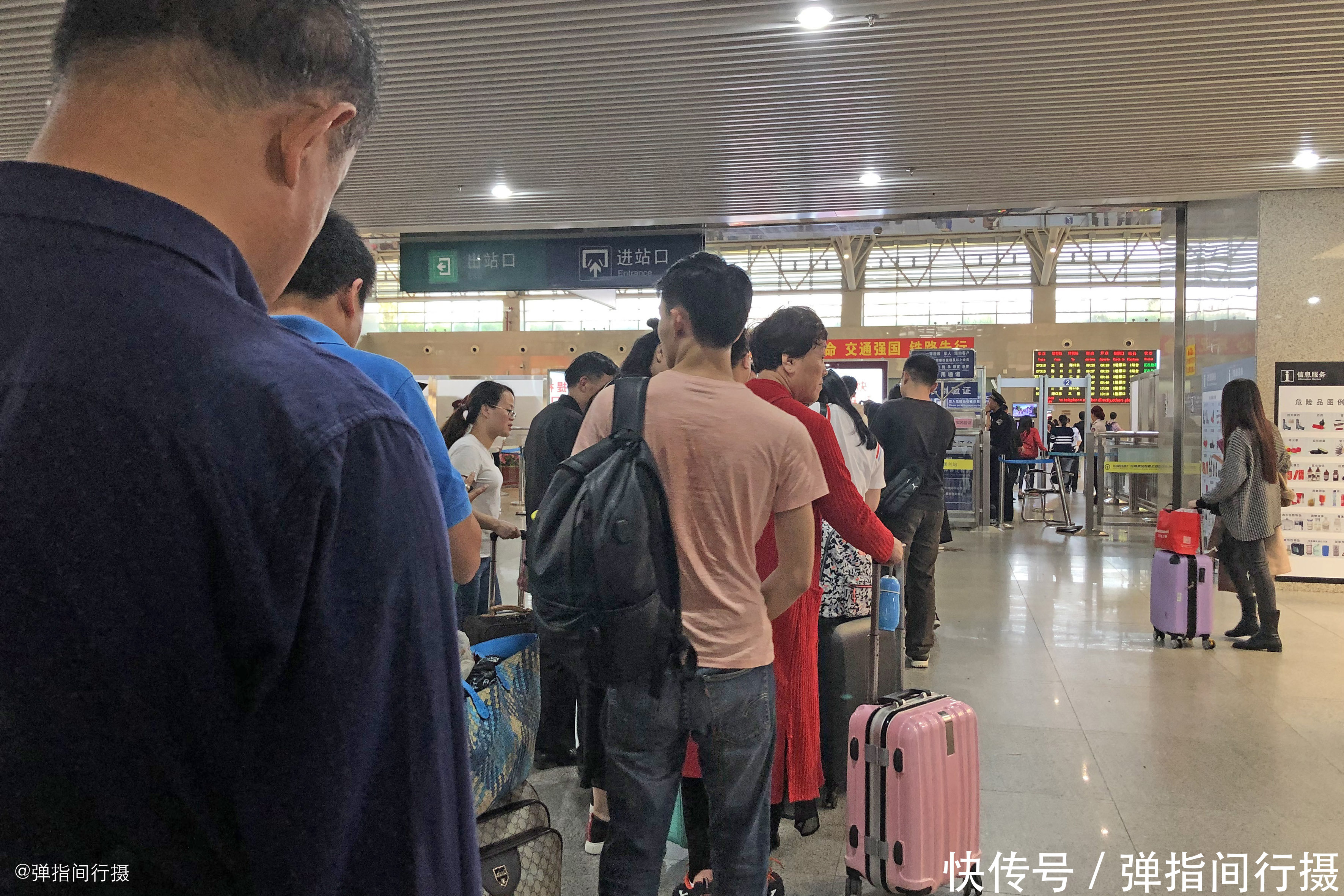 海南“候鸟老人”日益增多，已占全岛人口1/10，本地人褒贬不一