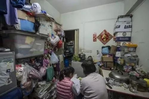 没见过香港的“棺材房”，就别说自己过得不幸福