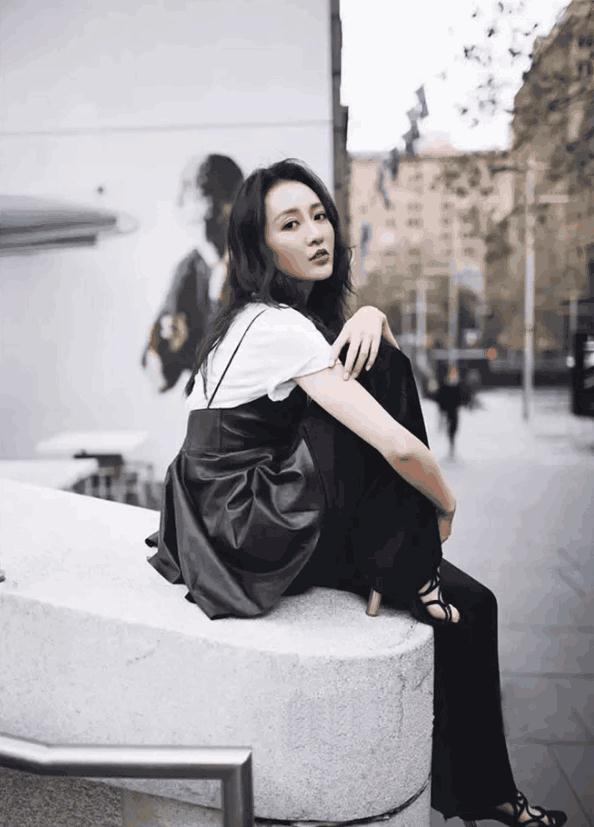 王鸥一身牛仔连体裤美出新高度!网友： 我就好奇她上厕所怎么办