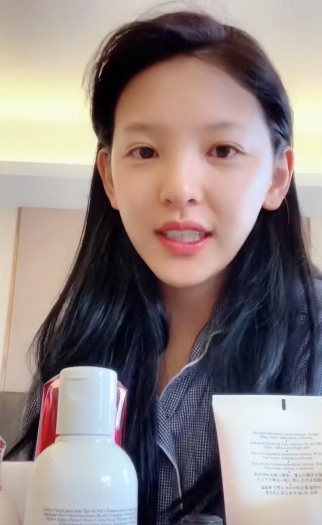  【天生】章若楠的“初恋脸”不是天生！一边是元气少女，一边超前抗衰！