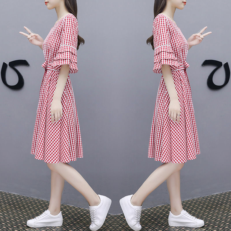 新出一种美，令男神人挪不开眼，妩媚娇艳齐一身，简直美的太疯狂