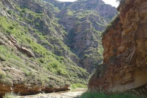 我国这两个县“隔河相望”，相距仅仅300米，却属于不同的两个省