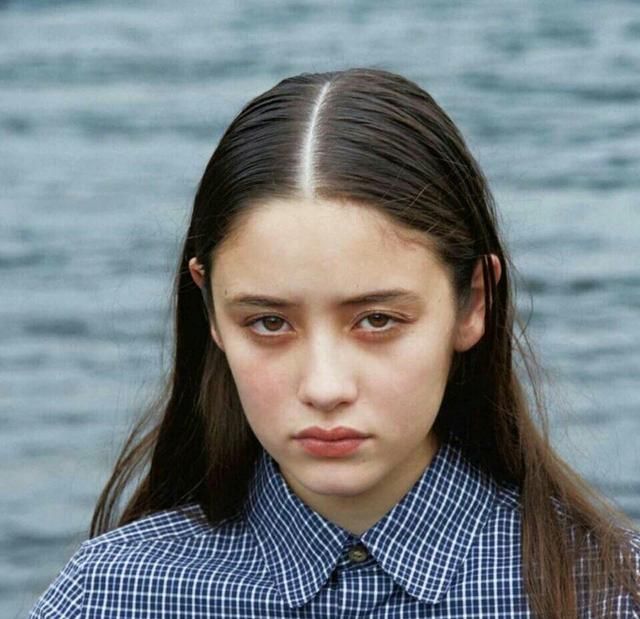 「女生」脸上有这4个特点的女生,是今年最受欢迎的长相!!!