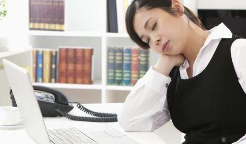  「辞职」为什么有些人一怀孕就辞职，有些人直到预产期前两周还在上班？