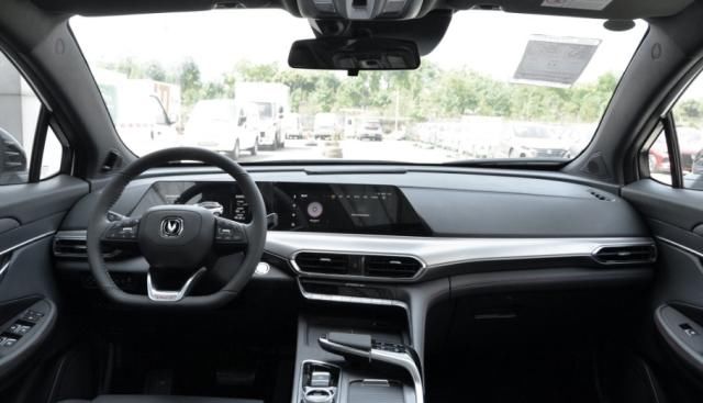 成功|长安“王牌”成功抵达!配1.5T四缸,爆180马力,夜骑士名不虚传