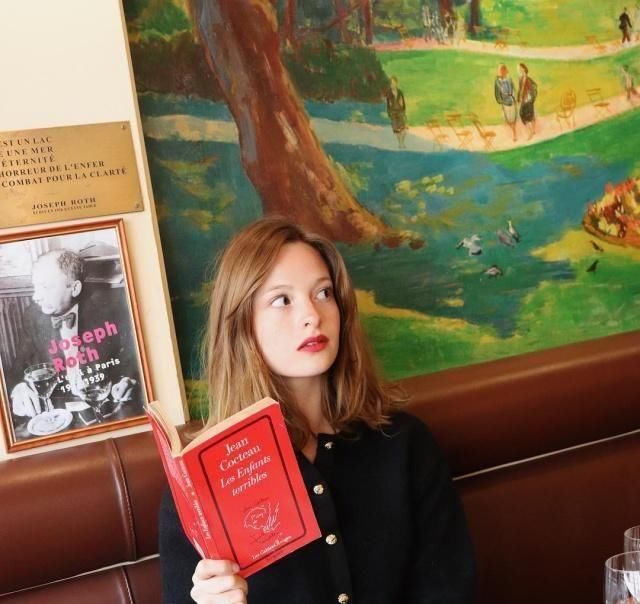  尽显：开衫+牛仔裤这样穿,时髦好看又清新柔美,尽显品味气质