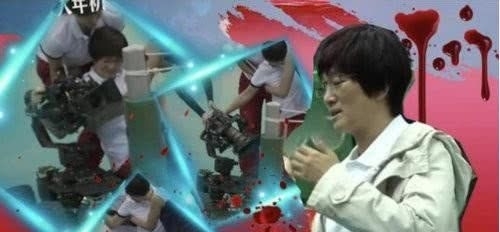 『微笑』巩俐拍戏手被卷进摄像机!指甲被掀开血肉模糊,微笑起身忍痛拍摄