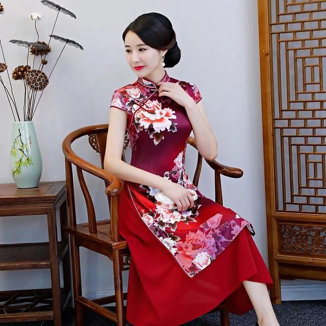 女子还是穿旗袍才美，不媚不俗，超有韵味儿！