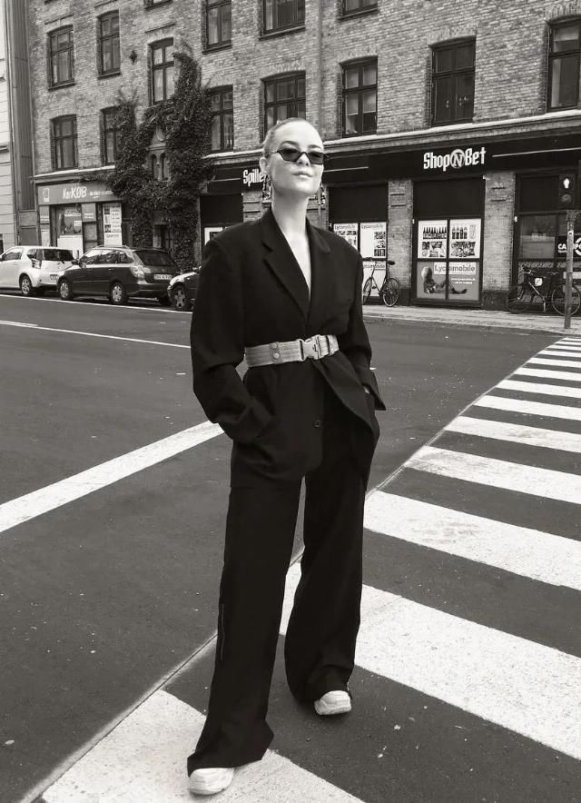  【TOP姐】一件黑色西装，打造16个时髦look！