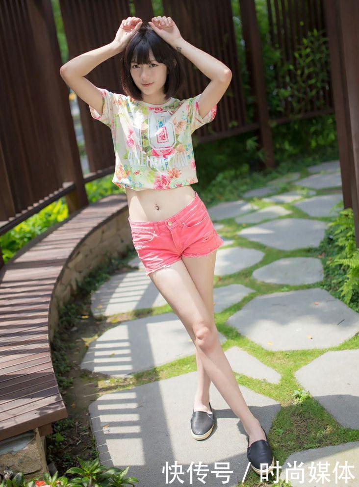 性感并不是裙子才是女生的专属，短裤显窈窕身材