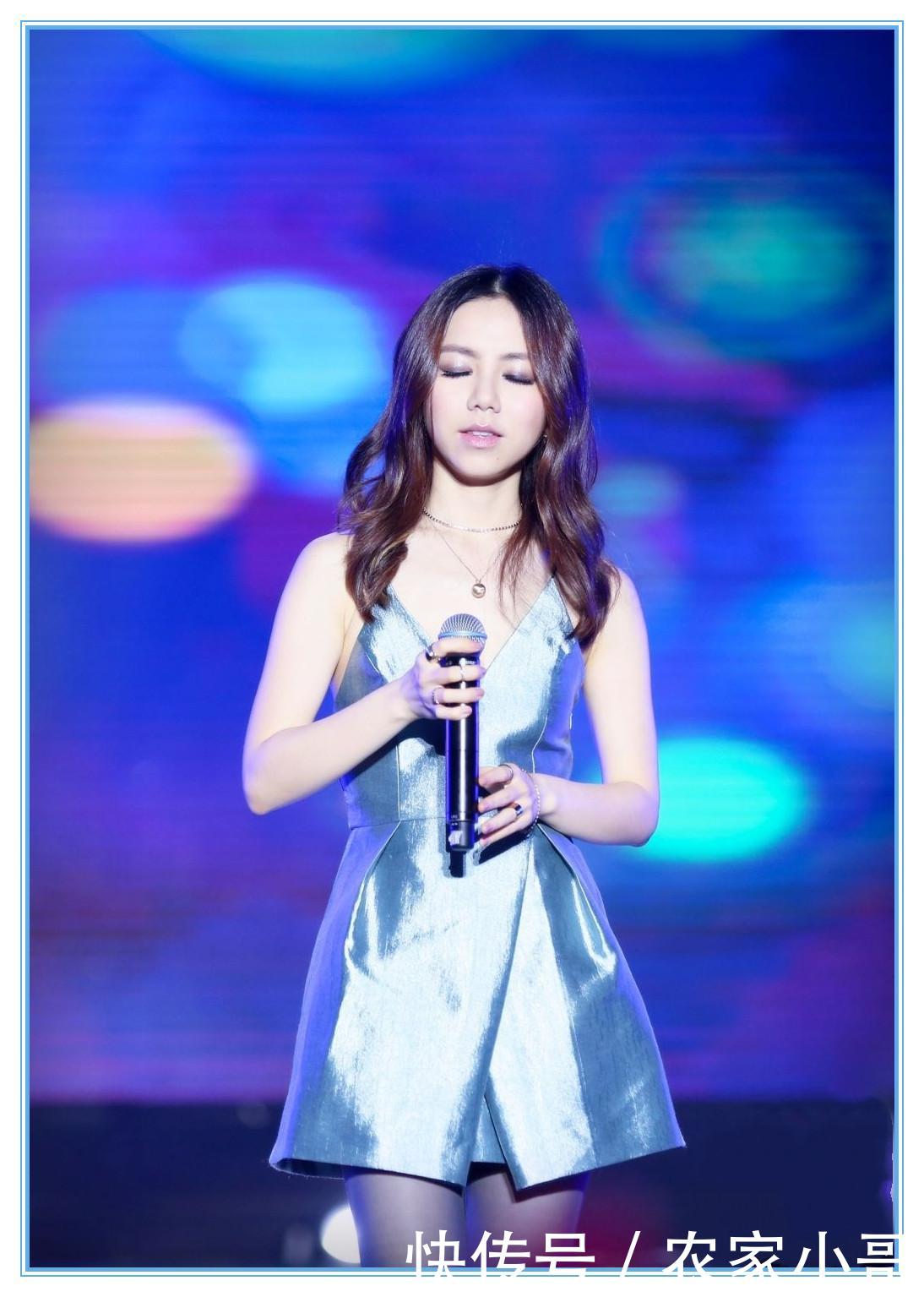 看了娜扎的深V裙，再看看邓紫棋，终于知道清纯和妩媚的差距了！