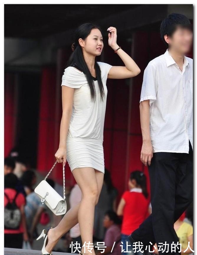  [时尚]街拍：时尚的穿搭永远不过时,所以这些穿搭要学习下