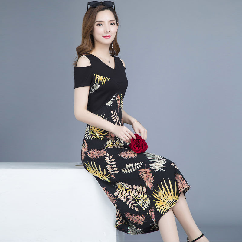 露肩连衣裙，清清爽爽小性感恰到好处，好看!