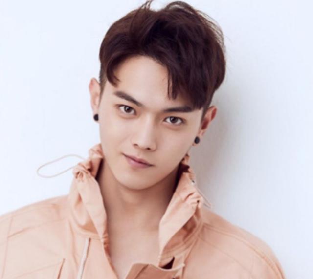 许凯回应家暴 网友嫌恶心!女主“回怼”许凯公司声明