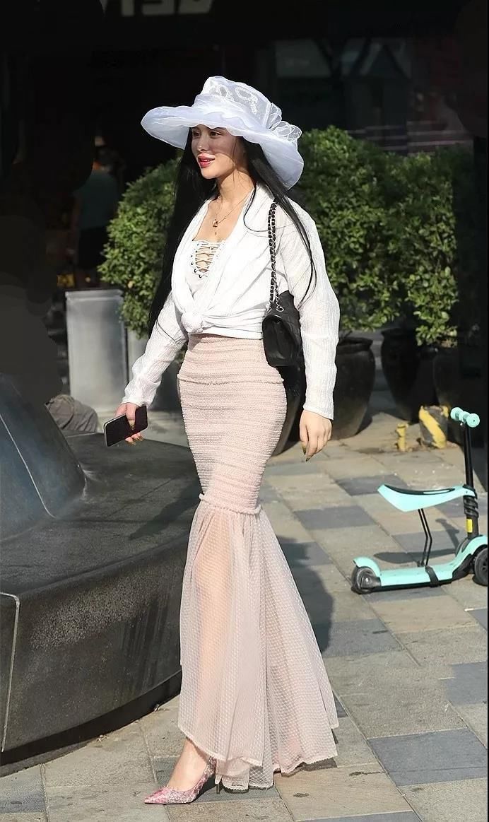 广州街拍 美人鱼的温婉秀丽、婀娜多姿、婆娑妩媚 你会心动吗?