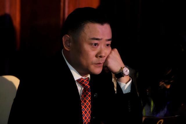 某某发声：周立波夫妇想搞“野鸡大学”骗中国人钱，让我捐1000万