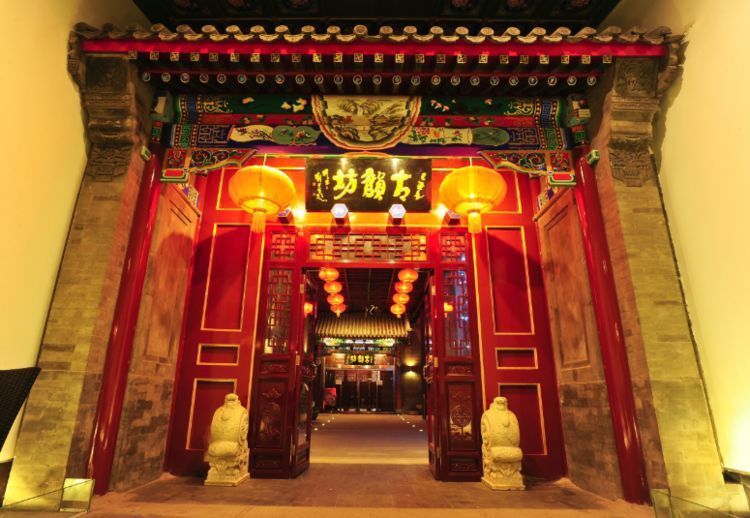  #有钱人#国内最“穷”的有钱人，房子破旧却价值上亿，有钱也不