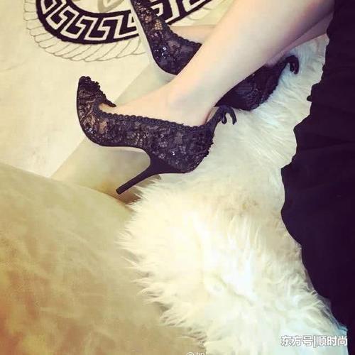 一双高跟鞋足以改变你的颜值,哪种鞋子都比不上高跟鞋的漂亮