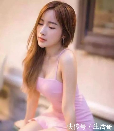  [美少女]街拍：粉色系小姐姐，这就是大家心目中的青春美少女吧？