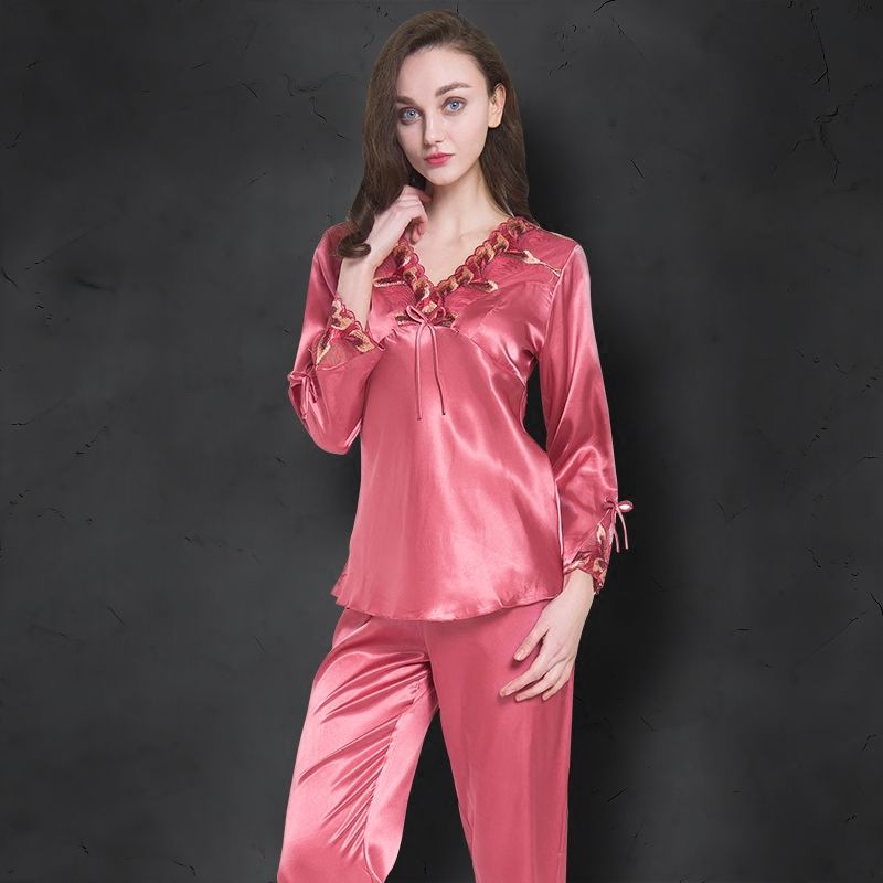 在家休息当然要穿的舒适，最新上新的几款睡衣，让你轻松又自在呢