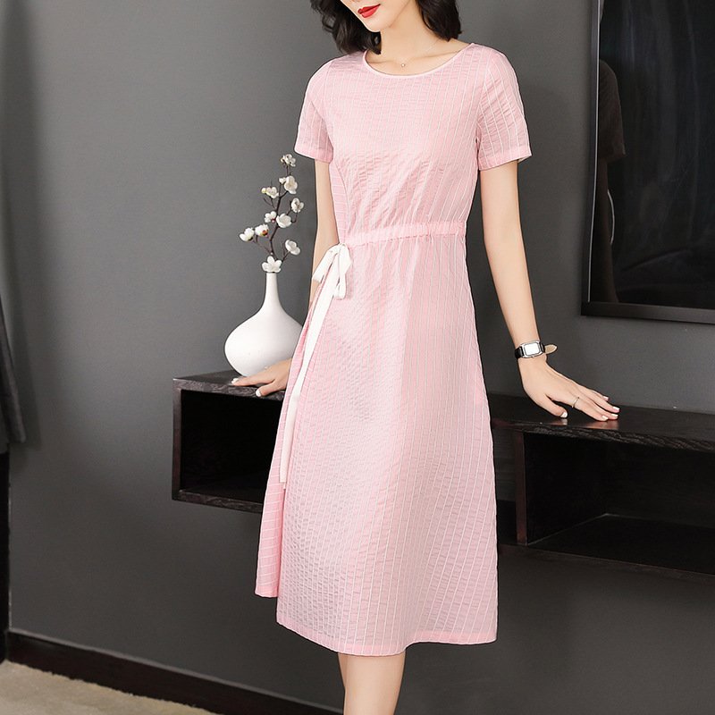 不是我吹，自从70后妈妈买了这几身穿上，出门还从来没人叫她大妈