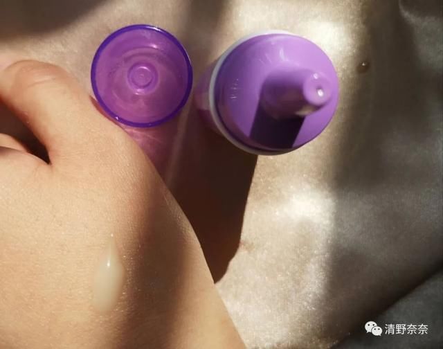 反光:该美白了!测评娇韵诗美白水乳加倩碧双V安瓶,会不会白到反光?