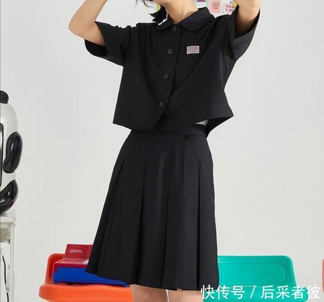  『简单』最简单的搭配，除了“运动套装”，看看你的衣柜有没有同款