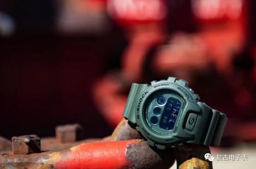  内面表带：CASIO复古风DW6900LU——G-SHOCK35周年纪念版