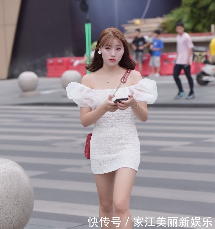  [让自己]轻柔靓丽的短裙穿搭,让你穿出品味,展现出优雅自信的美