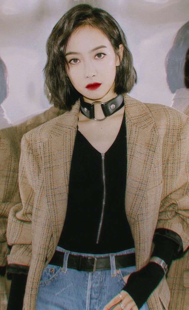  「适合」嫌金项链太土？没关系，那就试试潮流choker，总有一款适合你