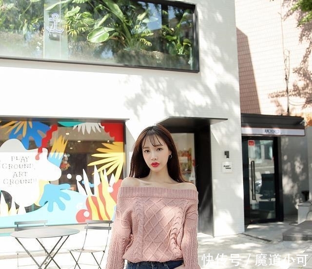 迷人■韩国女神露肩装穿搭紧身牛仔裤,性感迷人凸显大长腿