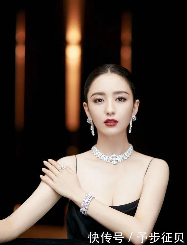 『饱和度』美人计|黑黄皮涂粉色口红有多惨烈,看看《青你》就知道了