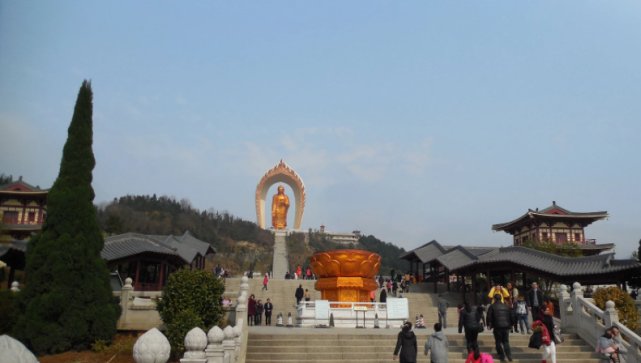 全球最高的金佛，耗资10亿用48公斤黄金铸造，在中国这个地方