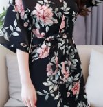 美丽白皙的肌肤需要一款知性成熟的睡衣陪衬，夜晚伴你入睡更愉悦