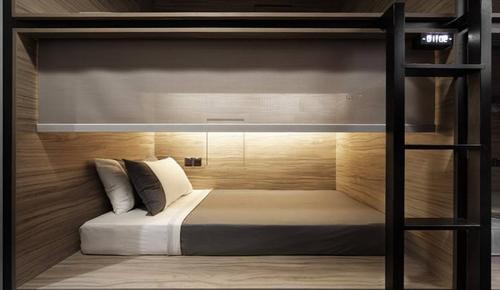 风靡日本的“胶囊酒店”,为何受年轻人热捧?驴友:很方便安全!
