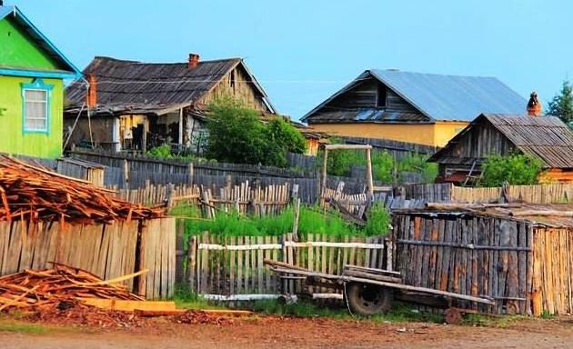 中国两兄弟去俄罗斯种地，一种就是3000公顷，不久这个村发达了