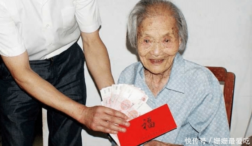  「上涨」养老金连续十五年上涨，农村老人的钱够花吗？你们满意