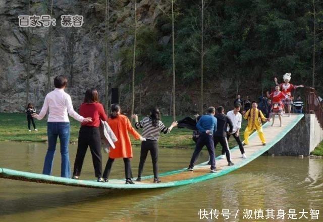 中年男子玩网红摇摆桥死亡,家属认为景区责任却不肯尸检,为何?