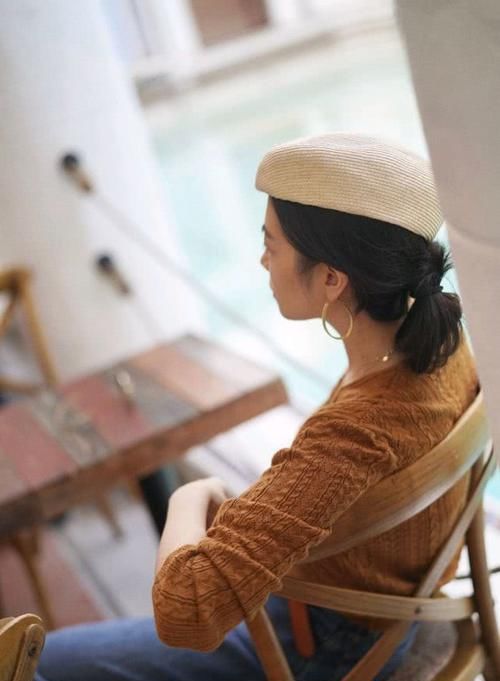  「针织」三木这波高级穿搭如何？针织开衫、衬衫，都被她穿出了该有的魅力