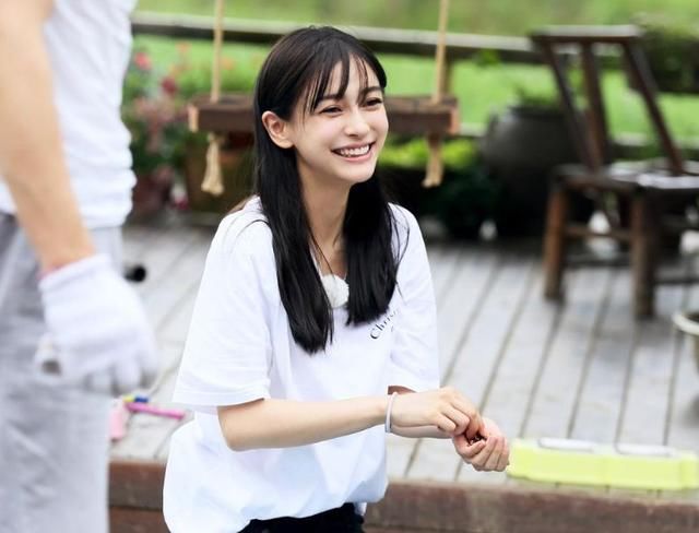 杨颖参加综艺节目再招黑，网友说她替节目组背了一个锅，真相是？