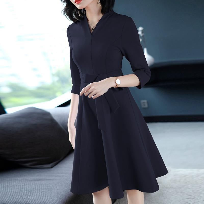 如果不缺钱，试试下面这些秋裙!端庄大气，中秋节聚会美丽又动人