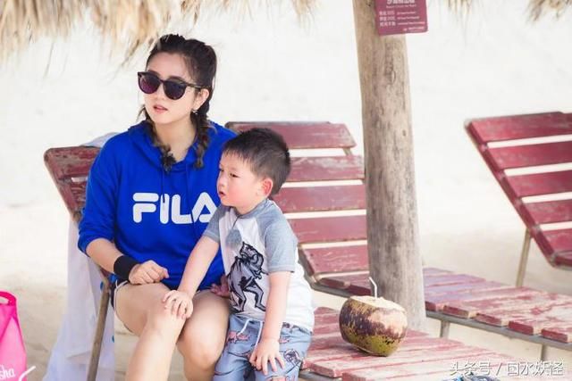 儿子被人造谣抹黑，何洁发文怒怼，这四个字看得让人心疼